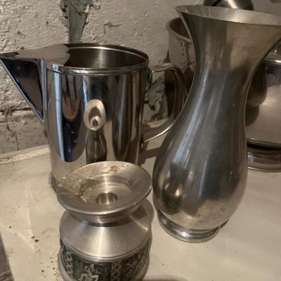 A lot of silver items
