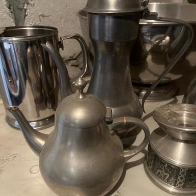 A lot of silver items