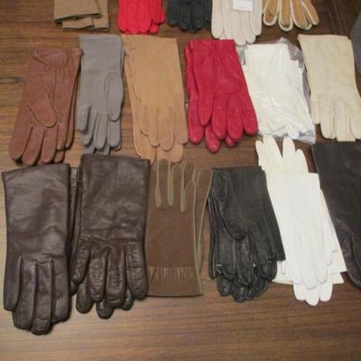 Assortment Of Woman's Gloves Some May Be Leather Size Is Small Lot A