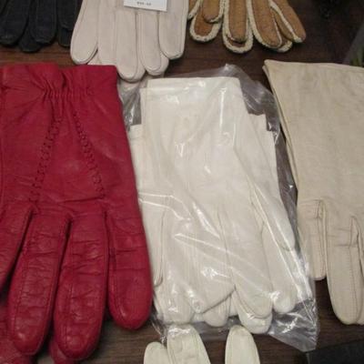 Assortment Of Woman's Gloves Some May Be Leather Size Is Small Lot A