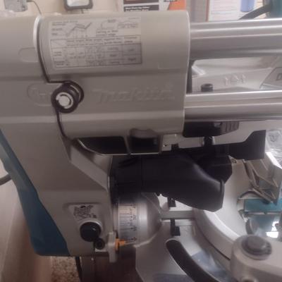 New Makita 10" Electric Benchtop Sliding Compound Miter Saw LS-1019L