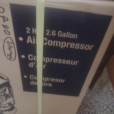 Makita 2HP 2.6 Gallon MAC700 Air Compressor New-in-Box