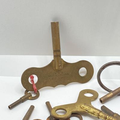 LOT 573: Large Collection of Clock Keys - Waterbury Clock Co and More