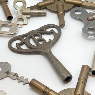 LOT 573: Large Collection of Clock Keys - Waterbury Clock Co and More