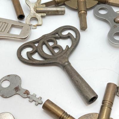 LOT 573: Large Collection of Clock Keys - Waterbury Clock Co and More