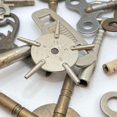 LOT 573: Large Collection of Clock Keys - Waterbury Clock Co and More