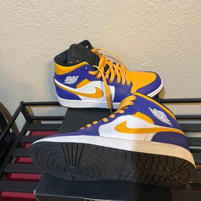Air Jordan 1 Mid size 7 (men)