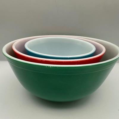 Pyrex Primary Colors Nesting Mixing Bowls Set of 3