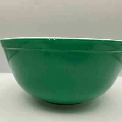 Pyrex Primary Colors Nesting Mixing Bowls Set of 3
