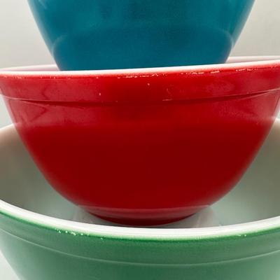 Pyrex Primary Colors Nesting Mixing Bowls Set of 3