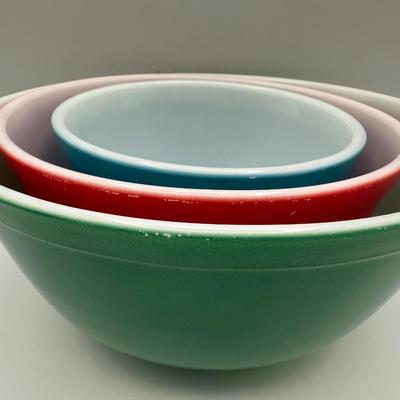 Pyrex Primary Colors Nesting Mixing Bowls Set of 3