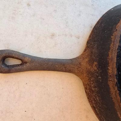 Lodge Cast Iron Skillet with Logo Lid – Classic USA-Made Quality