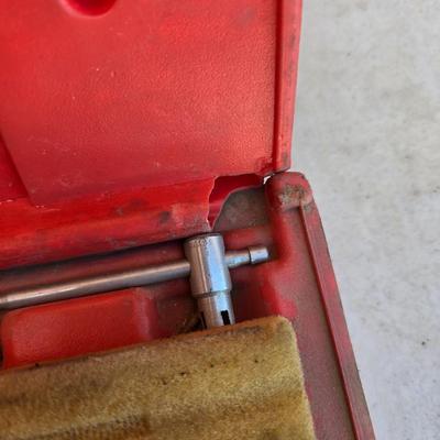 Vintage Tap & Die Set – SAE Threading Kit in Red Case