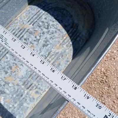 Large Galvanized Metal Wash Tub – Vintage Farmhouse Charm