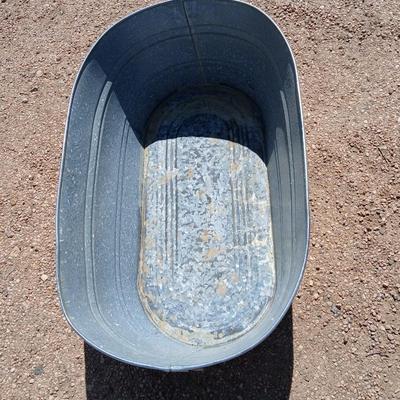 Large Galvanized Metal Wash Tub – Vintage Farmhouse Charm