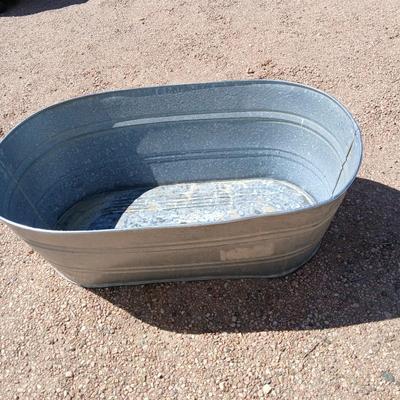 Large Galvanized Metal Wash Tub – Vintage Farmhouse Charm