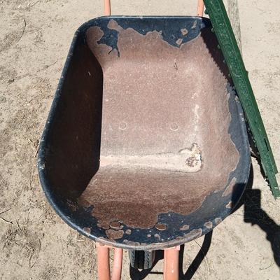 Garden Tool Bundle: Wheelbarrow + Shovel + 2 T-Posts