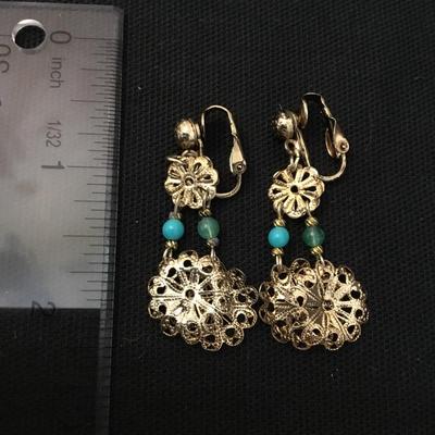 Vintage Hong Kong clip on gold toned earrings