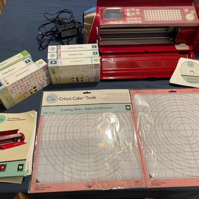 Cricut Cake Machine and accessories