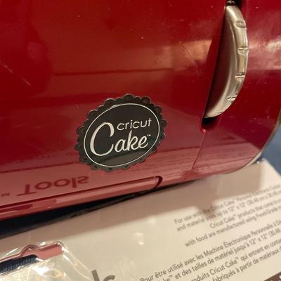 Cricut Cake Machine and accessories