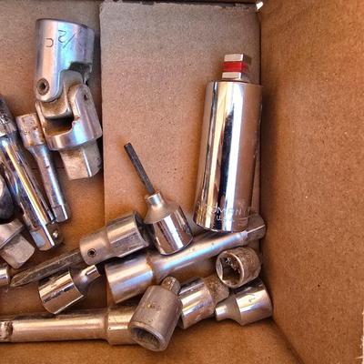 Box Lot: Ratchet Accessories & Socket Extensions