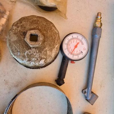 Garage Utility Lot – Air, Pressure, and Handy Tools