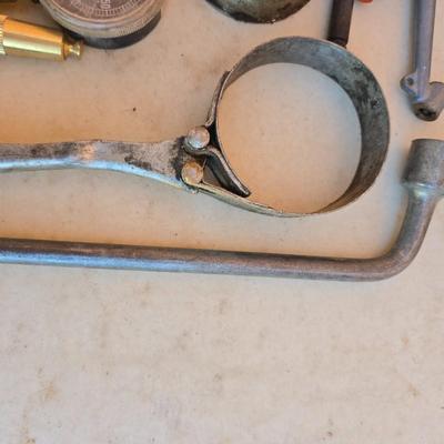 Garage Utility Lot – Air, Pressure, and Handy Tools