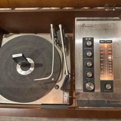 Marque Music Record Player with am fm radio