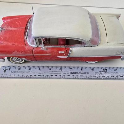 Danbury Mint 1993 Diecast 1955 Chevrolet Bel Air Model Car – Red & White Two-Tone