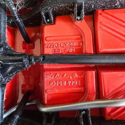 Danbury Mint 1993 Diecast 1955 Chevrolet Bel Air Model Car – Red & White Two-Tone