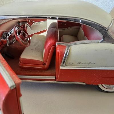 Danbury Mint 1993 Diecast 1955 Chevrolet Bel Air Model Car – Red & White Two-Tone