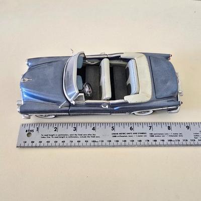 Vintage Blue 1958 Buick Skylark Convertible Die-Cast Model Car – Classic 1950s Style