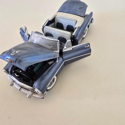 Vintage Blue 1958 Buick Skylark Convertible Die-Cast Model Car – Classic 1950s Style