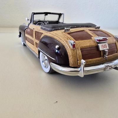 Vintage Chrysler Town & Country Convertible Model Car – Classic Woody Die-Cast