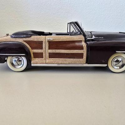 Vintage Chrysler Town & Country Convertible Model Car – Classic Woody Die-Cast