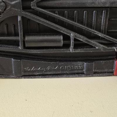 The Danbury Mint 1940 Ford Deluxe Coupe Die-Cast Model – Cherry Red