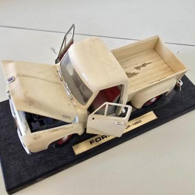 1953 Ford Pick-up truck Die-Cast