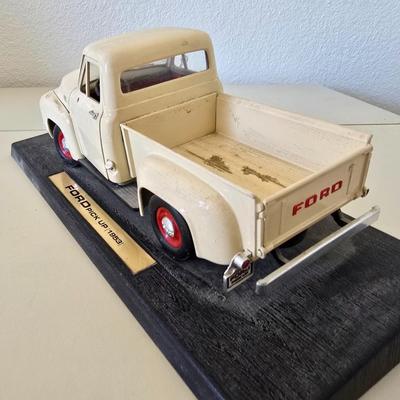 1953 Ford Pick-up truck Die-Cast