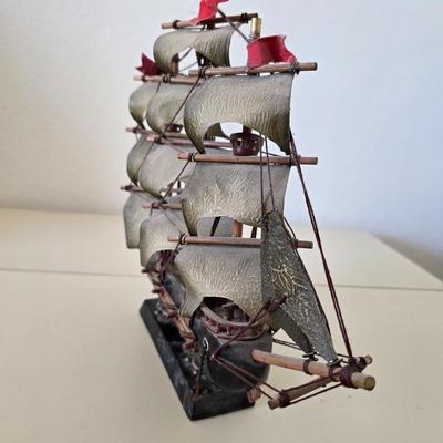 Vintage Tall Ship Model – Handcrafted with Sails & Rigging