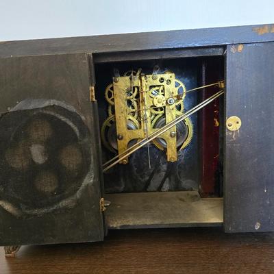 Antique Madison Gilbert Clock Co. Mantel Clock with Key