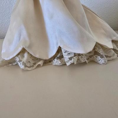 ASHTON DRAKE Vintage Wedding Dress Porcelain Doll (TB-B268 Signed)