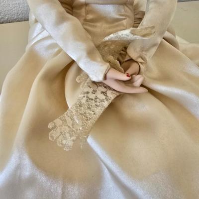 ASHTON DRAKE Vintage Wedding Dress Porcelain Doll (TB-B268 Signed)