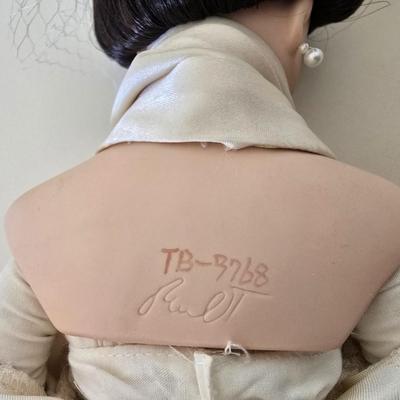 ASHTON DRAKE Vintage Wedding Dress Porcelain Doll (TB-B268 Signed)