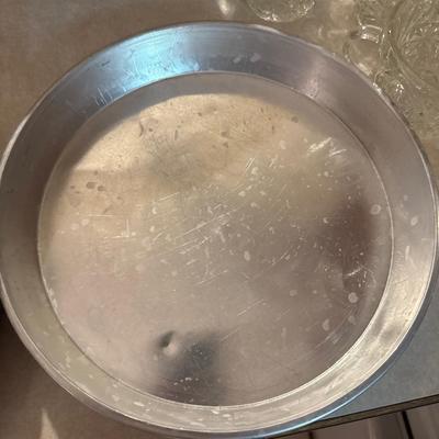 Punch bowl with 8 cups and cake pans