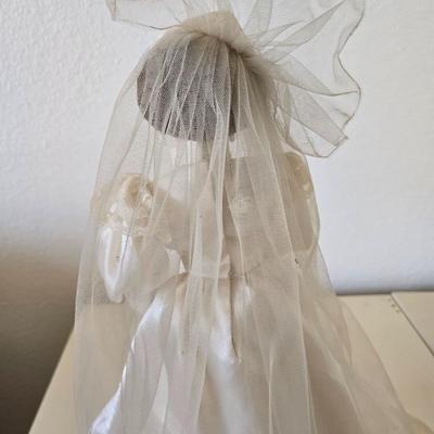 1994 Ashton-Drake Gallery "Betty's 1930's Wedding Dress Doll by Phil Tumminio