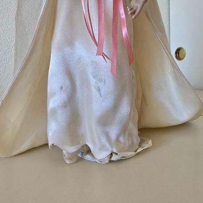 1994 Ashton-Drake Gallery "Betty's 1930's Wedding Dress Doll by Phil Tumminio
