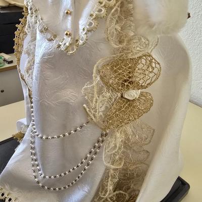 Franklin Mint Heirloom Porcelain Doll – White & Gold Gibson Bride – Limited Edition