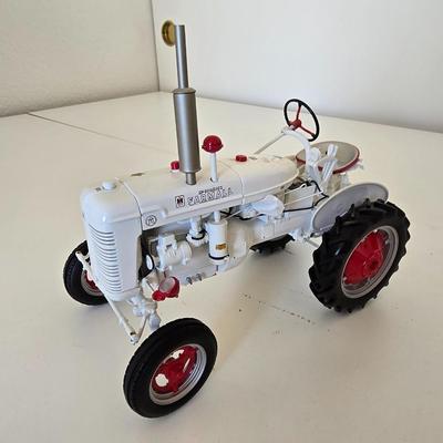 Farmall McCormick Model Tractor – White/Red Collectible Die-Cast