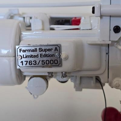 Farmall McCormick Model Tractor – White/Red Collectible Die-Cast