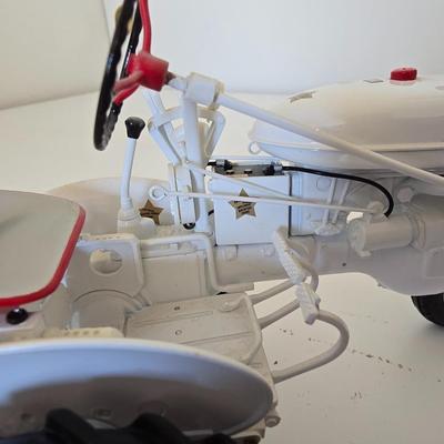 Farmall McCormick Model Tractor – White/Red Collectible Die-Cast